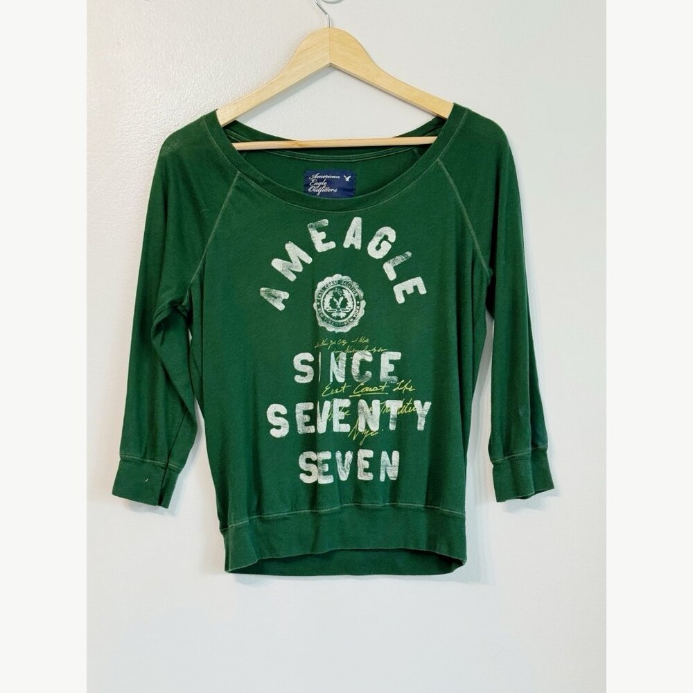 American Eagle Graphic Y2K Relaxed Henley Top Women’s Medium Preppy 3/4 Sleeve